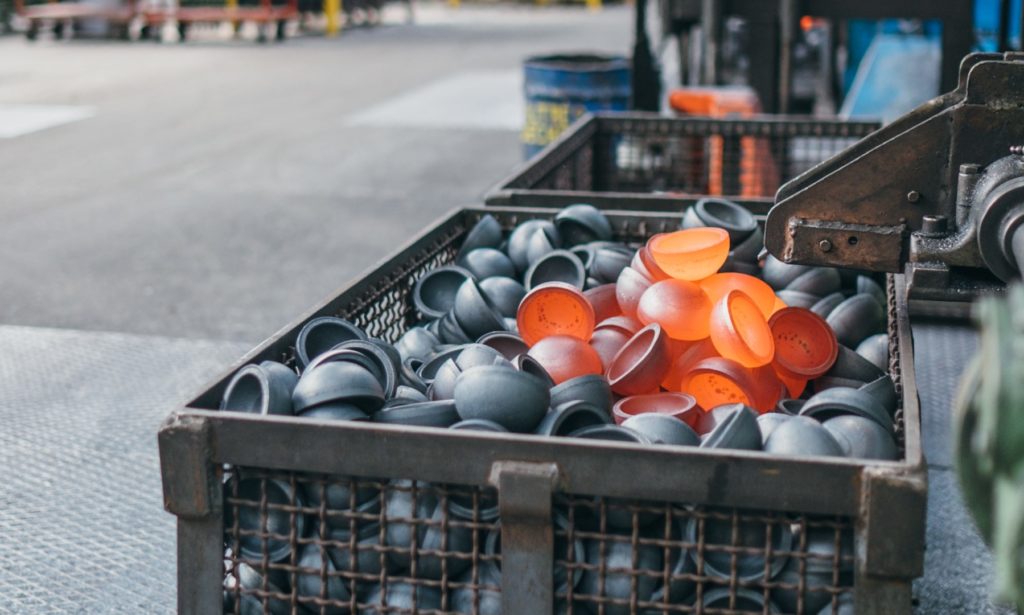 Comment sont fabriquées les boules de pétanque ? Boule de pétanque